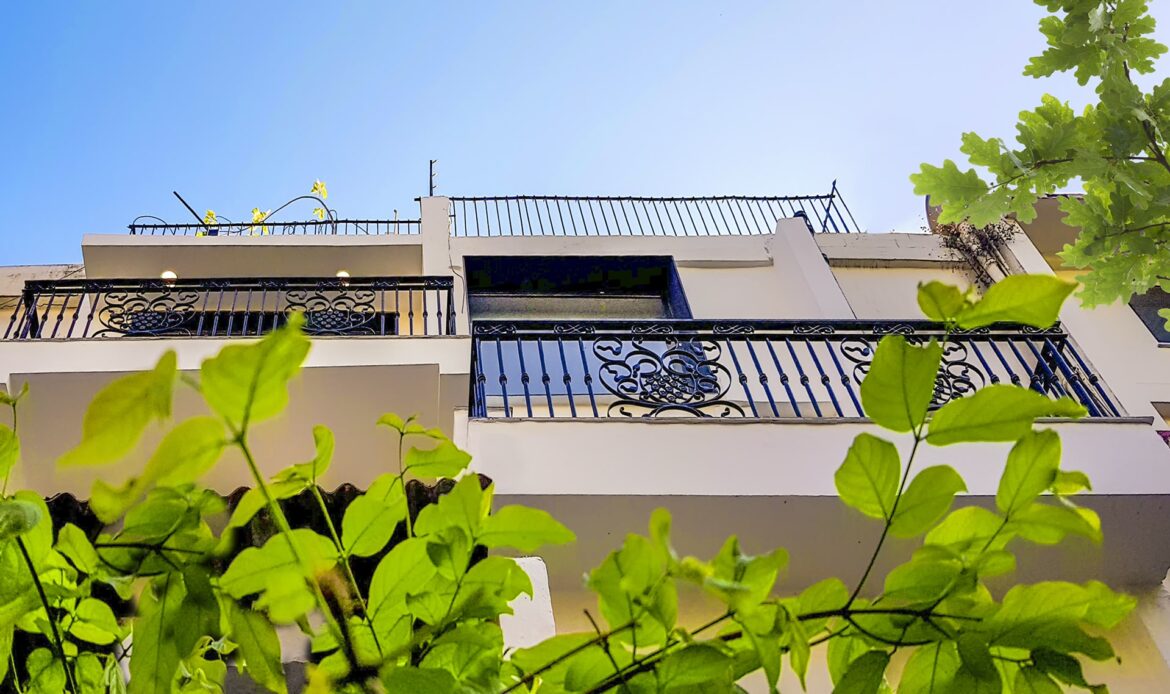 ROHATGI RESIDENCE, HAUZ KHAS APARTMENTS, NEW DELHI